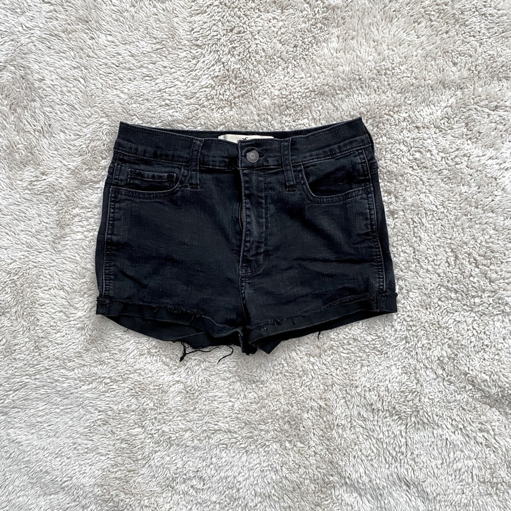 Black Hollister shorts